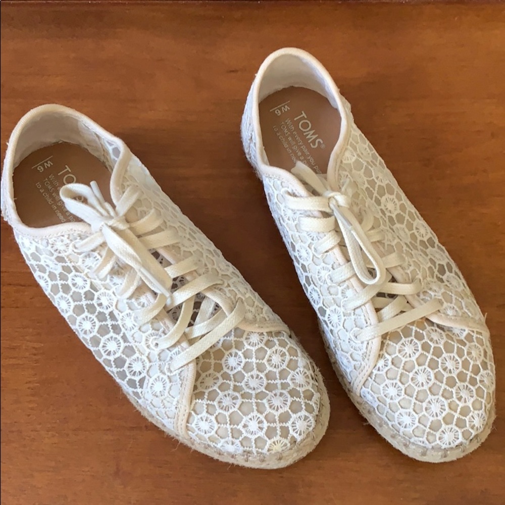 Toms Shoes 6